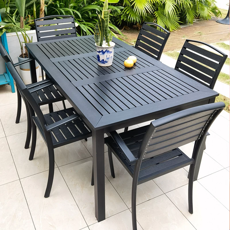 Độ Bền Vượt Trội Của Bàn Dài Sơn Tĩnh Điện Trong Mọi Điều Kiện Thời Tiết